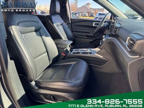 Used 2020 Ford Explorer XLT w/ Equipment Group 202A image 12
