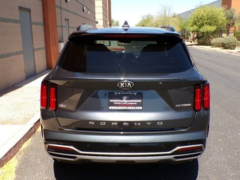 Used 2021 Kia Sorento SX image 4