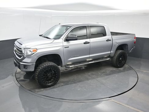 Used 2017 Toyota Tundra SR5 AWD/4WD image 9