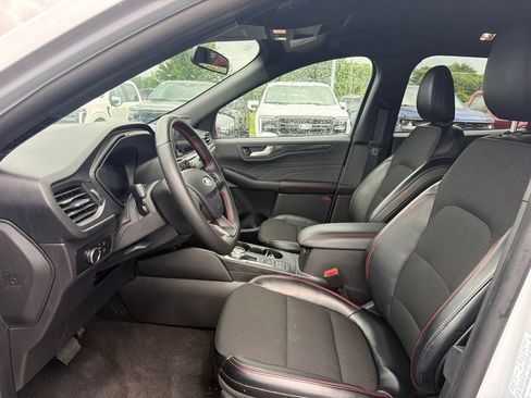 Used 2025 Ford Escape ST-Line AWD/4WD image 6