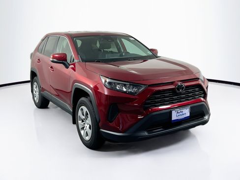 Used 2022 Toyota RAV4 LE image 3