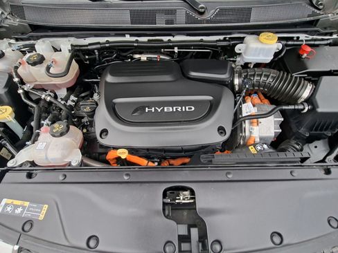 Used 2023 Chrysler Pacifica Limited FWD image 25