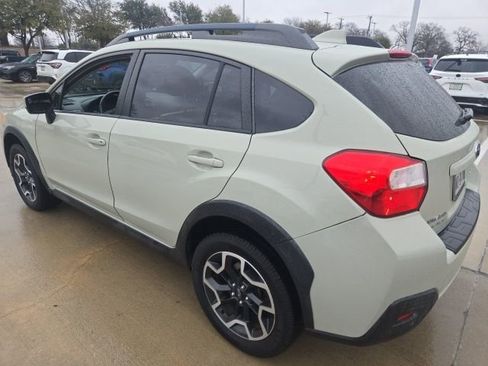 Used 2017 Subaru Crosstrek 2.0i Premium image 4