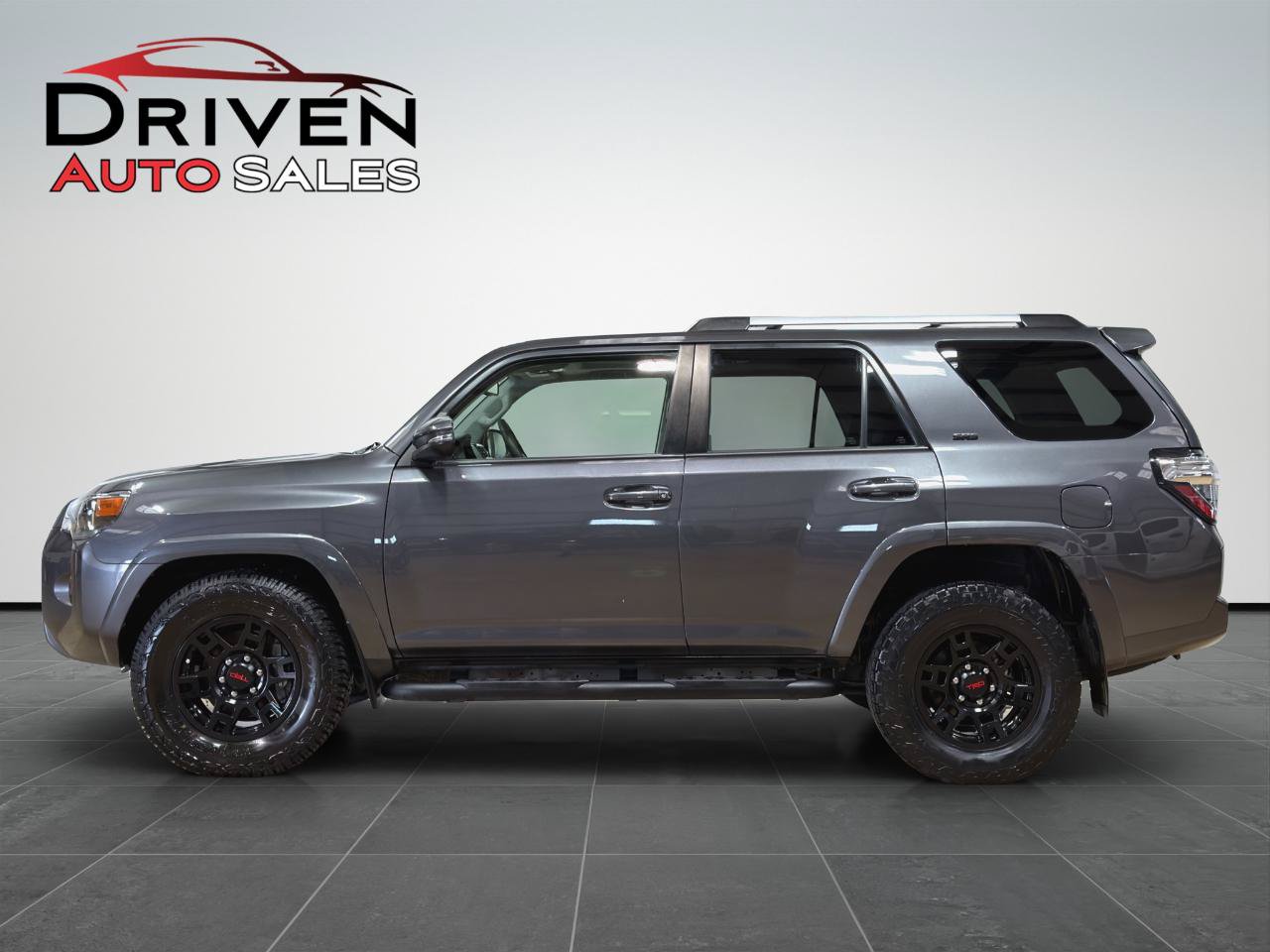 Used 2022 Toyota 4Runner SR5 Premium RWD image 2