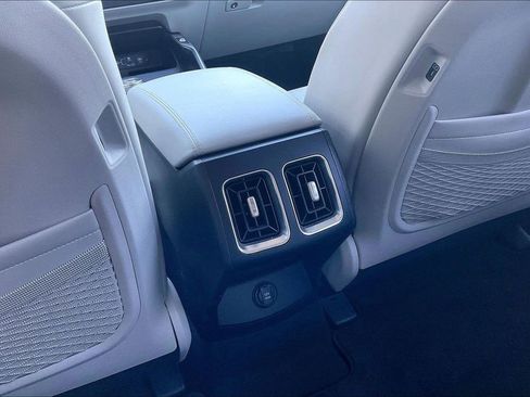 Used 2025 Kia Sorento EX image 35