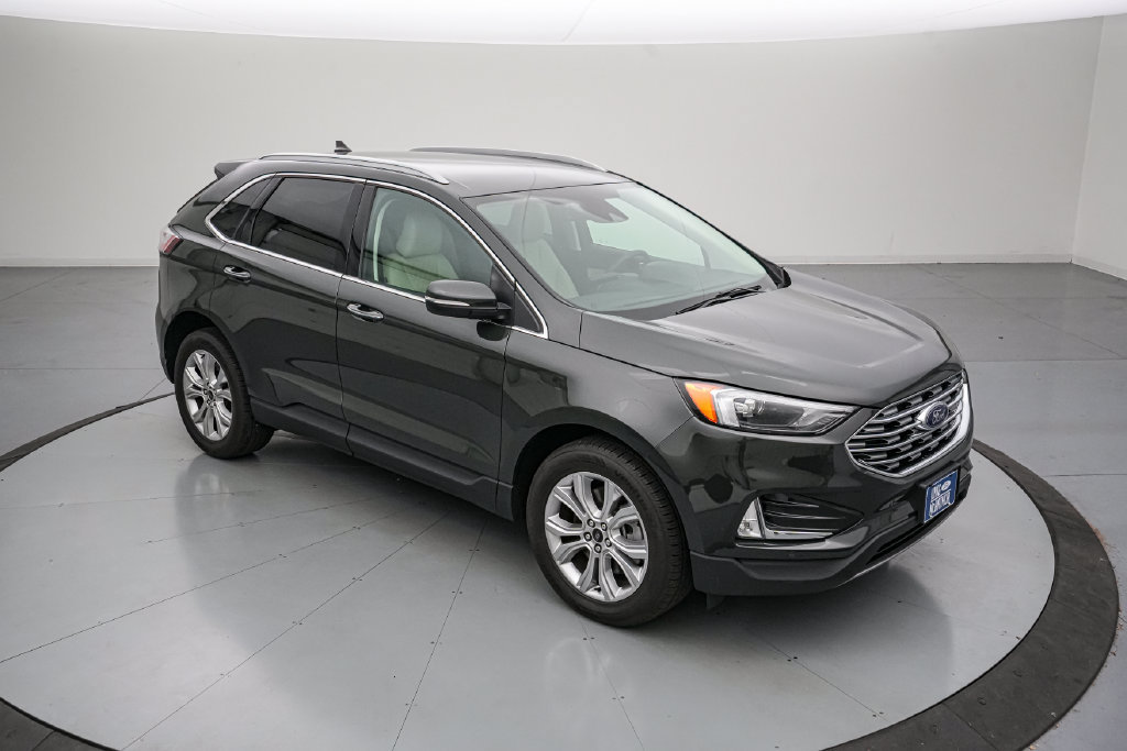 Certified 2024 Ford Edge Titanium AWD/4WD image 2