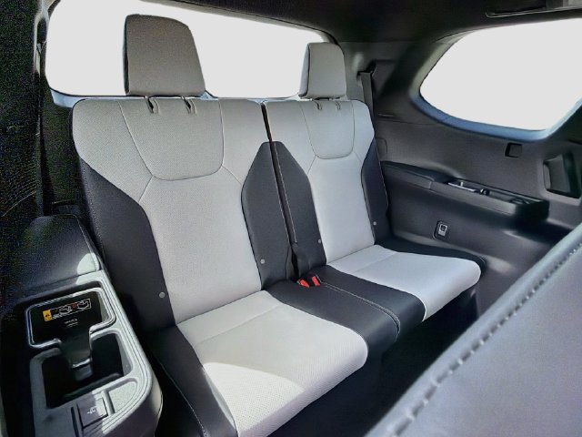 New 2026 Lexus TX 500h AWD w/ Technology Package image 22