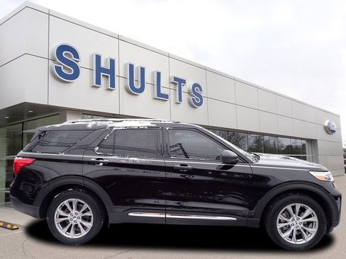 Certified 2024 Ford Explorer XLT w/ Equipment Group 202A image 4