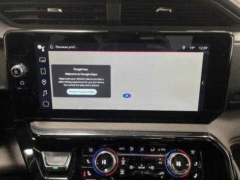 Used 2024 GMC Sierra 2500 AT4 w/ Technology Package image 9