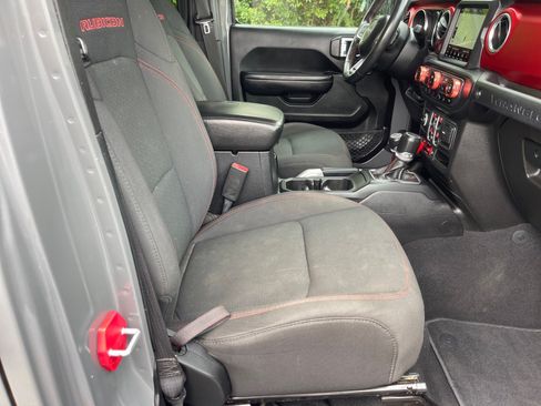 Used 2018 Jeep Wrangler Unlimited Rubicon AWD/4WD image 19