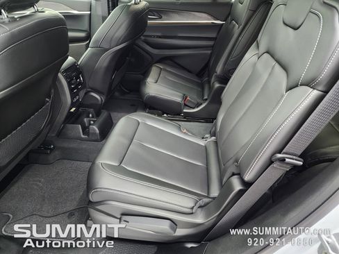 New 2025 Jeep Grand Cherokee L Limited w/ Luxury Tech Group II image 8