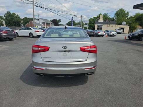 Used 2014 Kia Cadenza Premium w/ Luxury Package FWD image 6