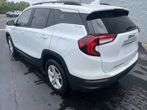 Used 2023 GMC Terrain SLE w/ Driver Convenience Package AWD/4WD image 3