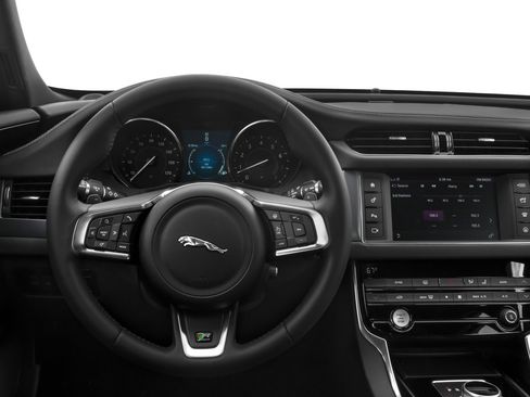 Used 2016 Jaguar XF R-Sport image 66