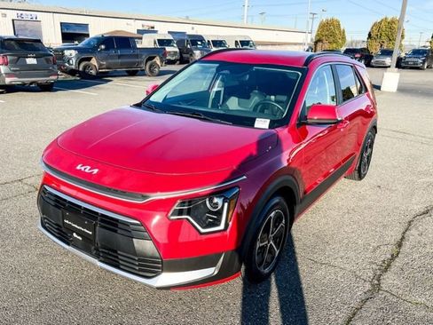 Certified 2024 Kia Niro EX image 3