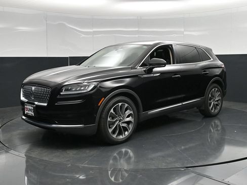 Used 2023 Lincoln Nautilus Reserve w/ Equipment Group 201A AWD/4WD image 8