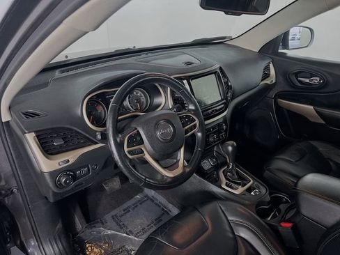 Used 2018 Jeep Cherokee Limited image 10