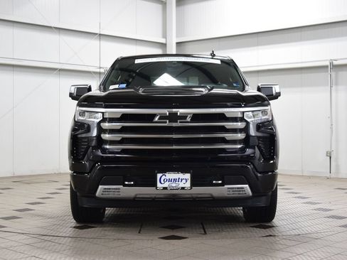Used 2025 Chevrolet Silverado 1500 High Country AWD/4WD image 2