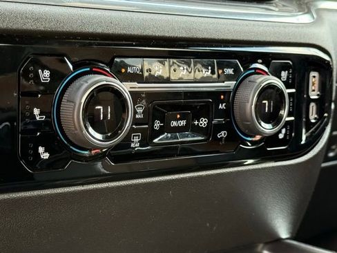 Used 2024 Chevrolet Silverado 3500 High Country image 25