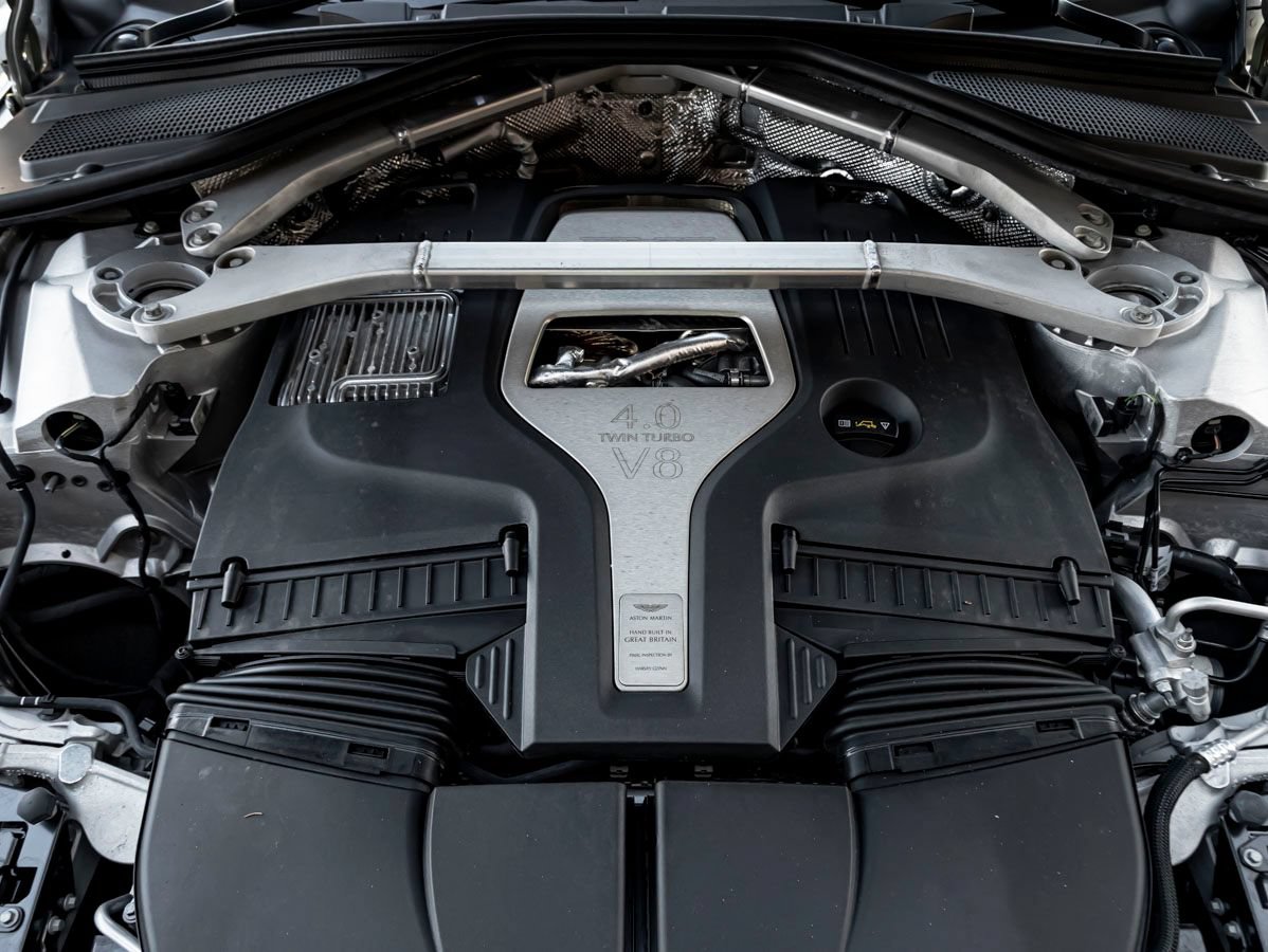 Used 2024 Aston Martin DBX AWD/4WD image 32
