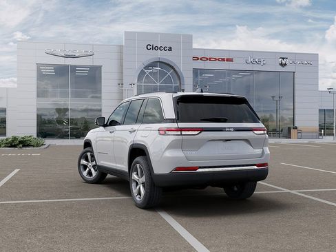 New 2025 Jeep Grand Cherokee Limited w/ Trailer Tow Package image 4