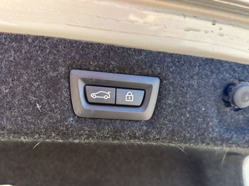 Used 2022 BMW 530i w/ Convenience Package RWD image 10