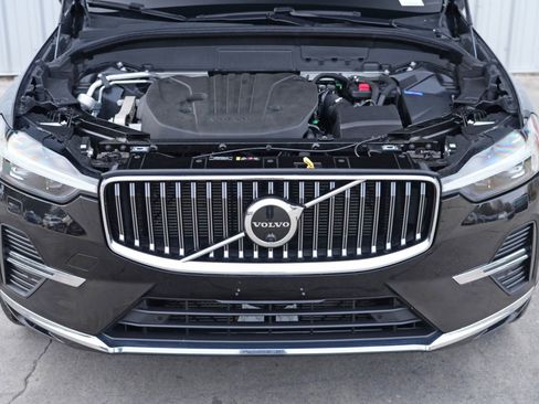 Used 2023 Volvo XC60 B5 Ultimate w/ Climate Package image 7