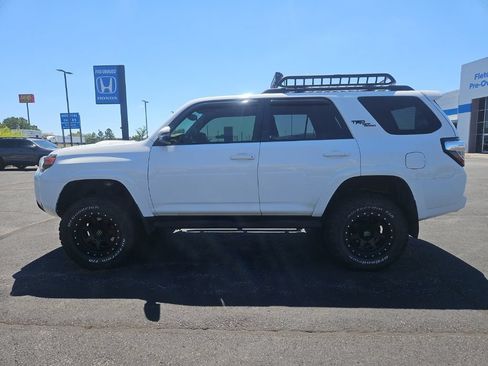 Used 2018 Toyota 4Runner TRD Off-Road Premium AWD/4WD image 2
