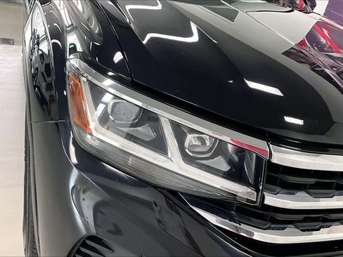 Used 2023 Volkswagen Atlas Cross Sport SE w/ Panoramic Sunroof Package AWD/4WD image 28