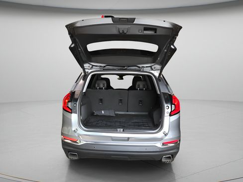 Used 2020 GMC Terrain SLT w/ Preferred Package AWD/4WD image 9