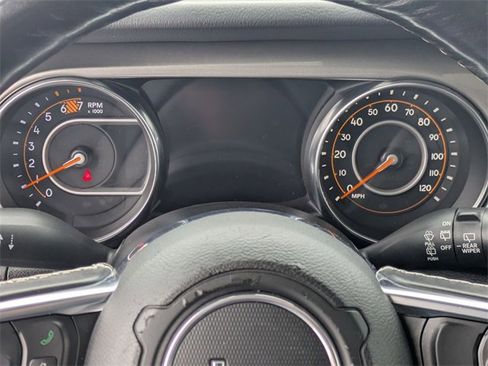 Used 2020 Jeep Wrangler Unlimited Sahara image 30