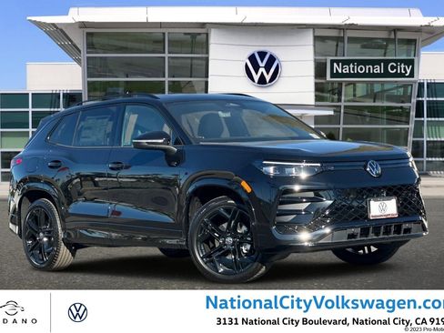 New 2026 Volkswagen Tiguan SE R-Line FWD image 1