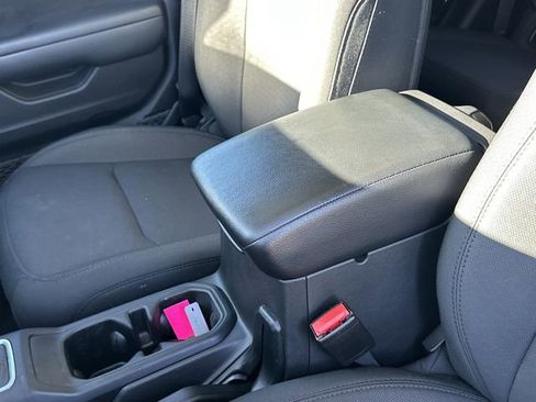 Used 2022 Jeep Gladiator Sport image 16