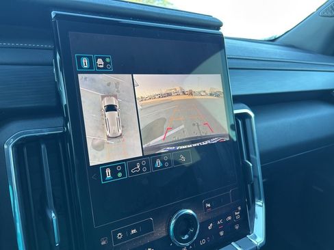 Used 2025 GMC Acadia Elevation image 24