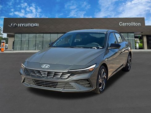 New 2025 Hyundai Elantra SEL image 1