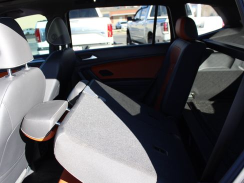 Used 2021 Volkswagen Tiguan SEL Premium R-Line image 67