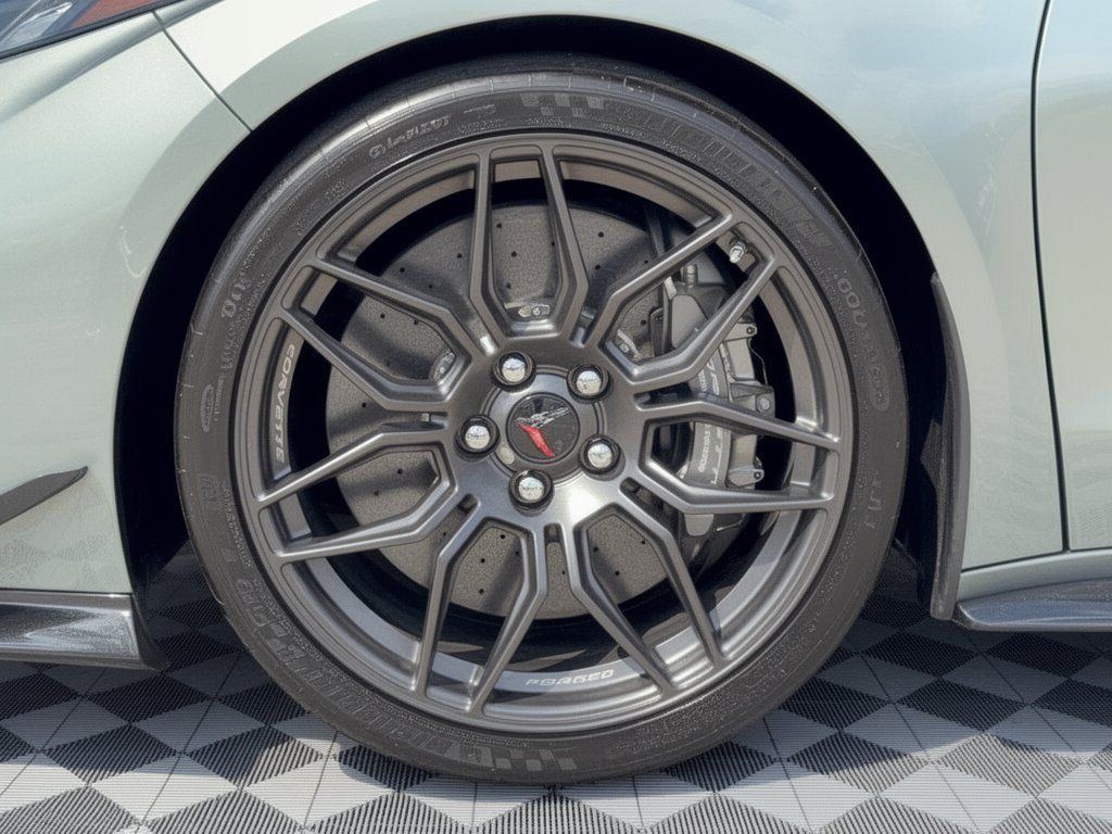Used 2024 Chevrolet Corvette Z06 w/ Z07 Performance Package RWD image 13