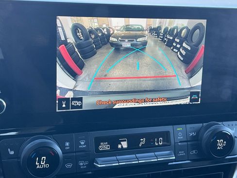 Used 2024 Toyota Grand Highlander AWD image 17
