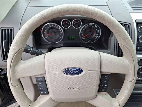 Used 2009 Ford Edge SE image 17