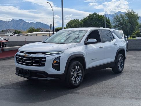 Used 2026 Chevrolet Equinox LT FWD image 9