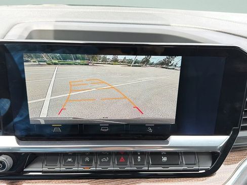 Used 2023 Chevrolet Silverado 1500 LT w/ Convenience Package II AWD/4WD image 17