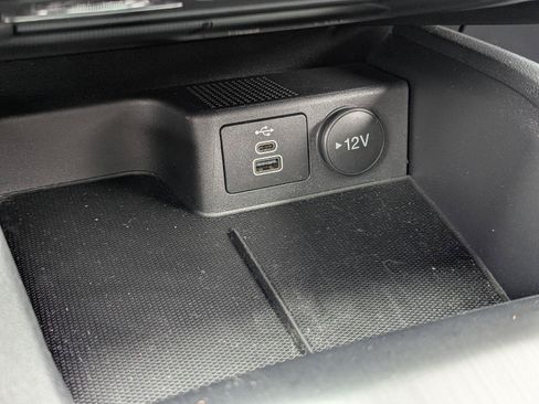 Used 2025 Ford Escape Active AWD/4WD image 23