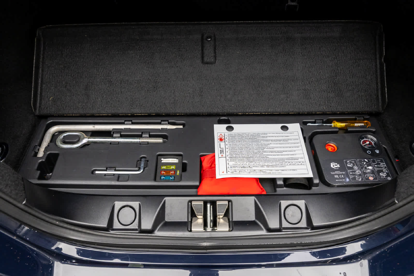 Used 2021 Ferrari Roma RWD image 38