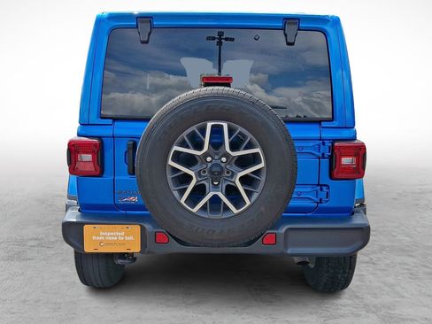 Used 2025 Jeep Wrangler Unlimited Sahara AWD/4WD image 4