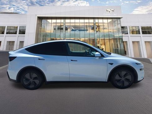 Used 2026 Tesla Model Y Long Range AWD/4WD image 4