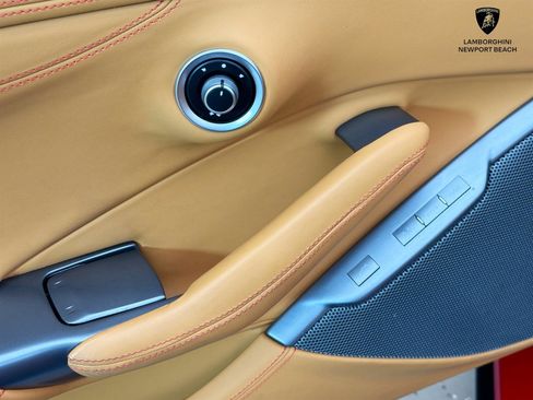 Used 2019 Ferrari Portofino RWD image 18