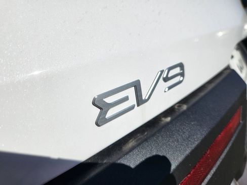 New 2026 Kia EV9 Wind image 13