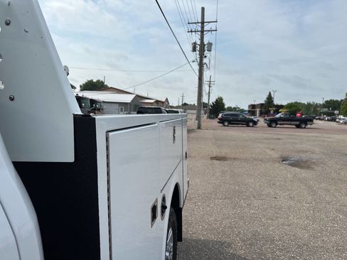 Used 2018 Ford F350 XLT image 19