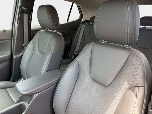 Used 2023 Buick Encore GX Essence w/ Experience Buick Package FWD image 20