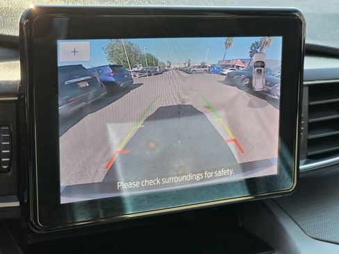 Used 2022 Ford Explorer XLT image 28